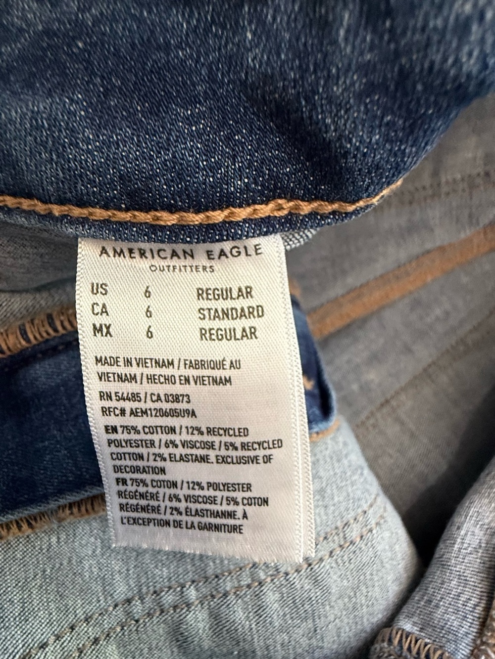 American Eagle Outfitters Super High-Rise Medium Wash Jeans Flare Size 6 - Picture 5 of 11